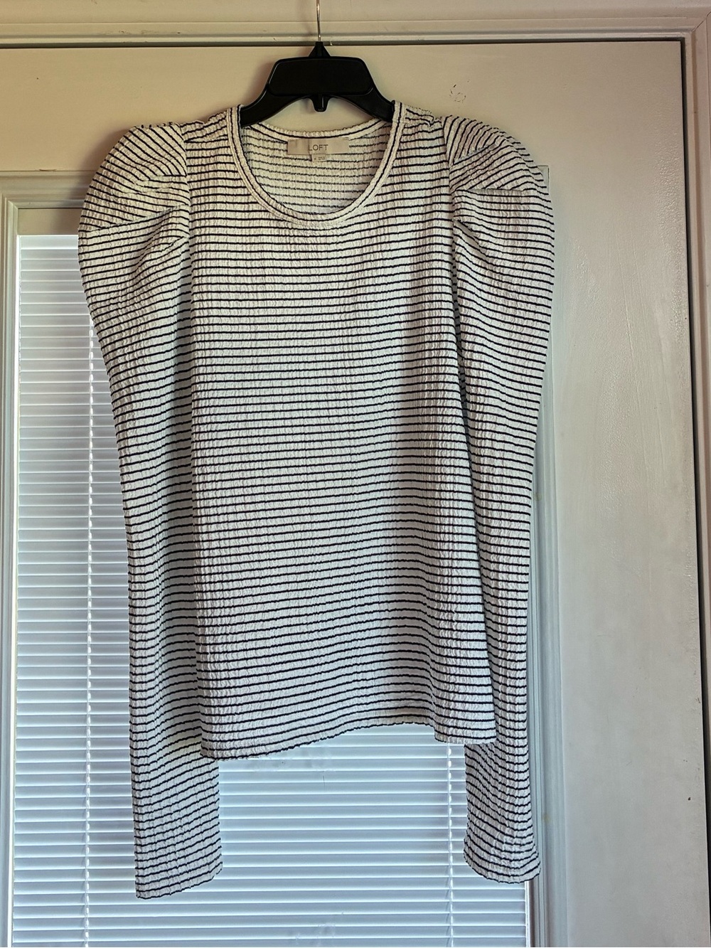 Women’s LOFT Long Sleeve Blouse Medium